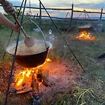 Camping Dharma Horse Shelter & Farmping *