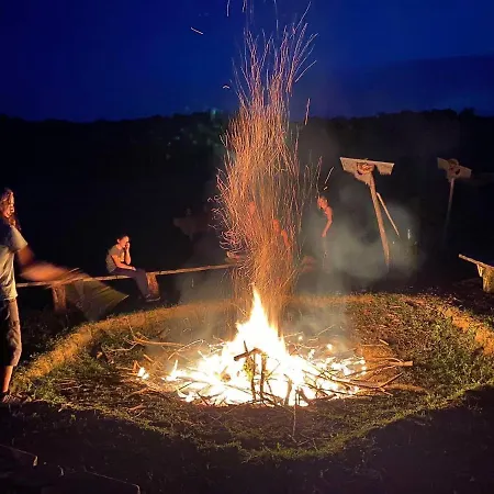 Dharma Horse Shelter Bungalows&farmping Campingplatz *