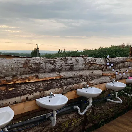 Dharma Horse Shelter Bungalows&farmping Campingplatz