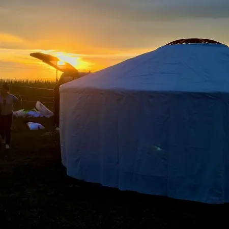 Campingplads Dharma Horse Shelter & Farmping Siófok