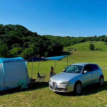 Campingplatz Dharma Horse Shelter Bungalows&farmping *