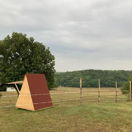 Dharma Horse Shelter & Farmping