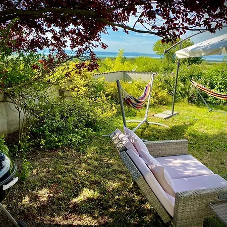 Dharma Horse Shelter & Farmping Campingplads