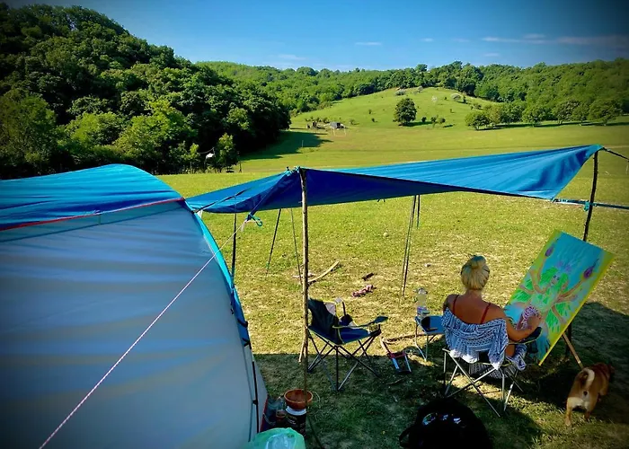 Campingplads Dharma Horse Shelter & Farmping Siófok