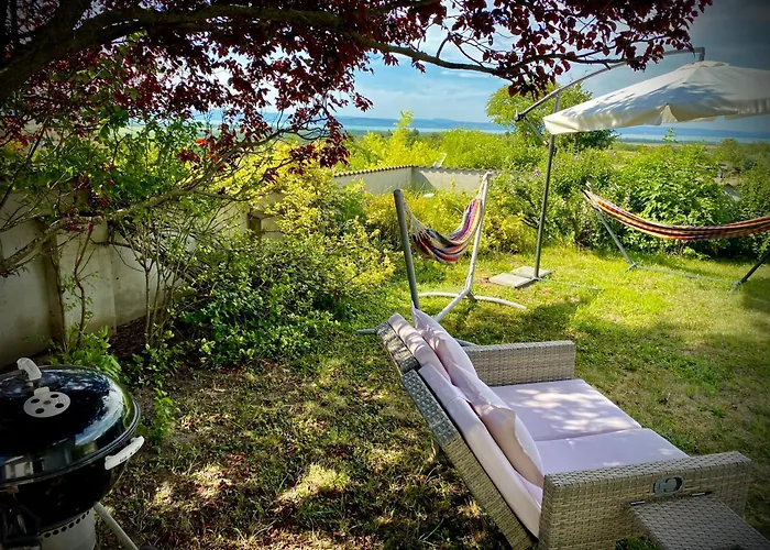 Dharma Horse Shelter & Farmping Campingplads